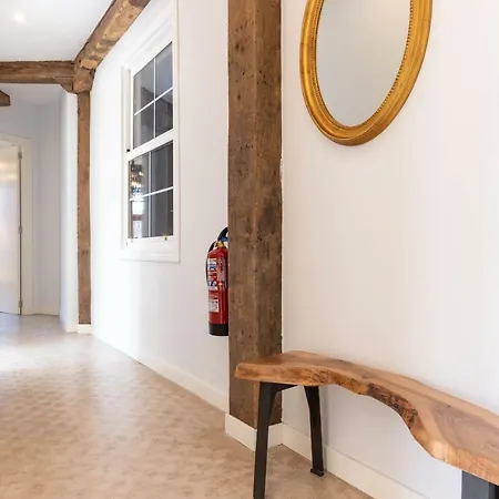 Acogedor, De Diseno Moderno En Zona Antigua Bilbao