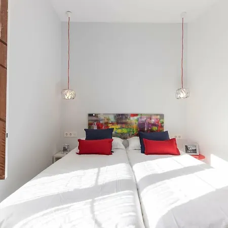 Acogedor, De Diseno Moderno En Zona Antigua Apartment *
