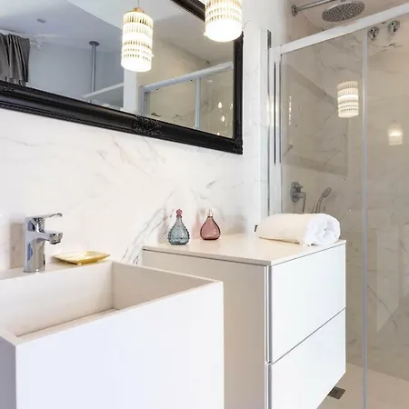 Apartment Acogedor, De Diseno Moderno En Zona Antigua