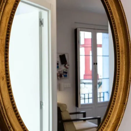 Acogedor, De Diseno Moderno En Zona Antigua Lägenhet Bilbao