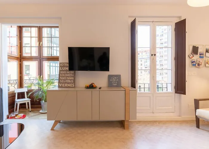 Acogedor, De Diseno Moderno En Zona Antigua Μπιλμπάο