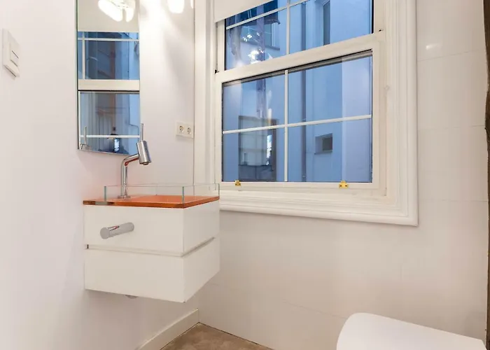 Acogedor, De Diseno Moderno En Zona Antigua Μπιλμπάο