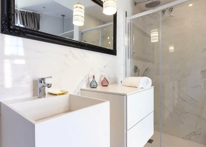 Apartamento Acogedor, De Diseno Moderno En Zona Antigua